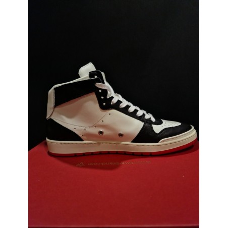AMABRAND Sneaker Alta Nero/Bianco in pelle con stella centrale